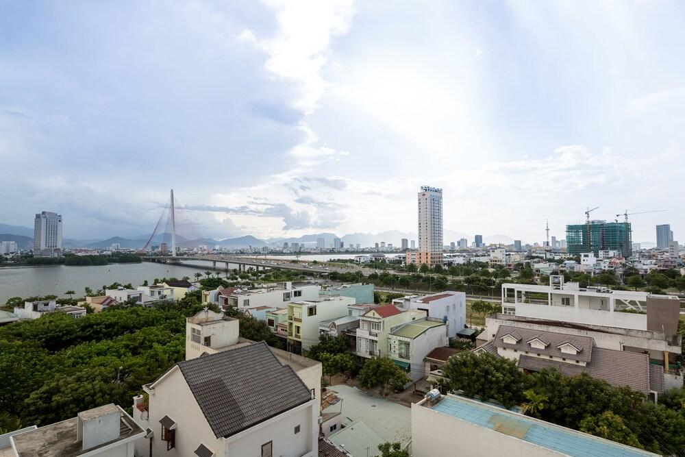 Cali Night Hotel Da Nang Exterior foto